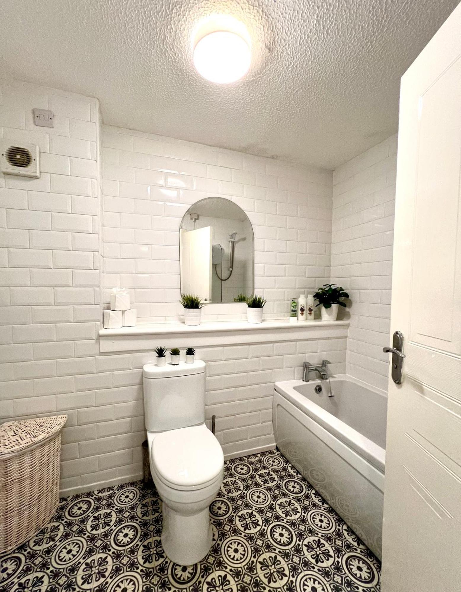 Spacious 2 Bed-Flat In Glasgow City - Free Parking Eksteriør billede
