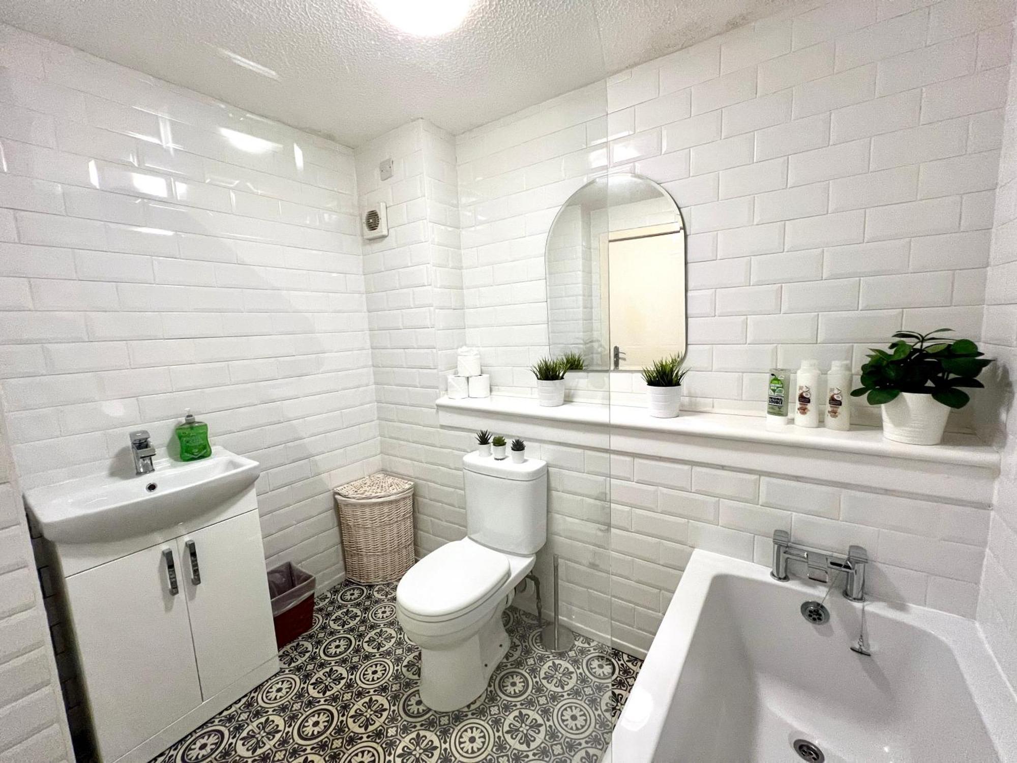 Spacious 2 Bed-Flat In Glasgow City - Free Parking Eksteriør billede