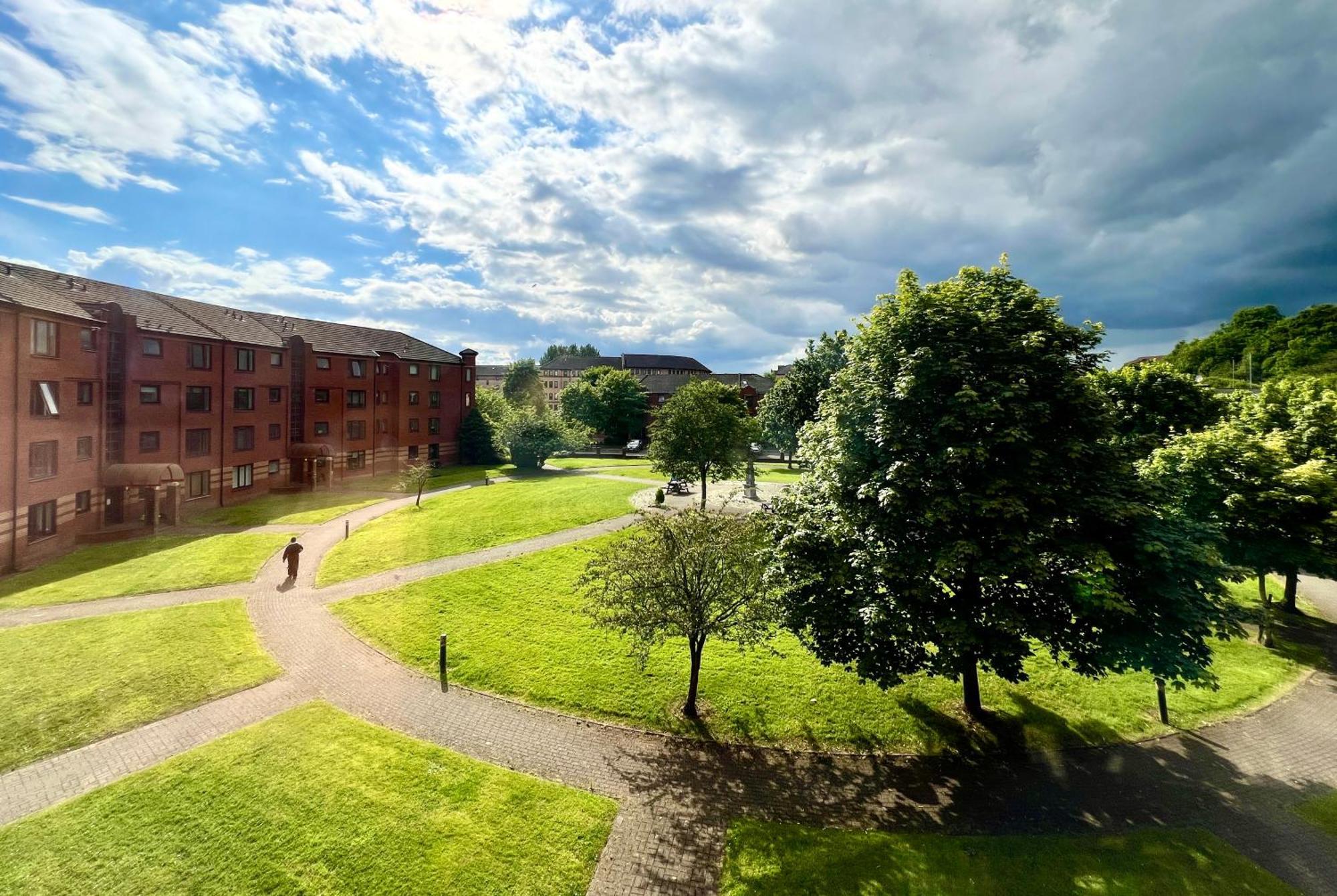 Spacious 2 Bed-Flat In Glasgow City - Free Parking Eksteriør billede